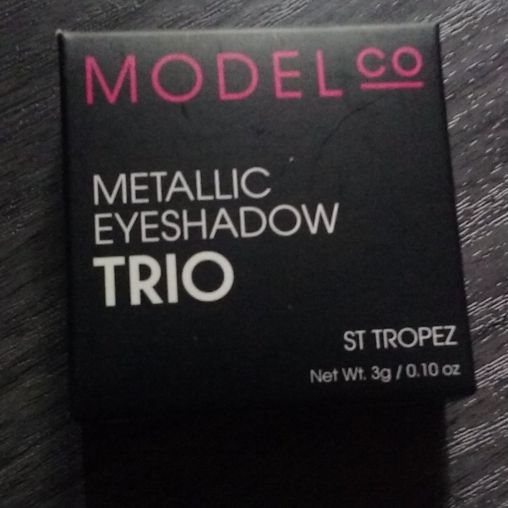 Metallic Eyeshadow Trio